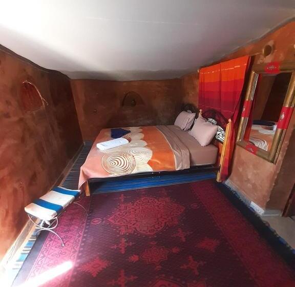 اتاق استاندارد چهارنفره با چشم‌انداز باغ, Camp Mhamid Sahara Tours