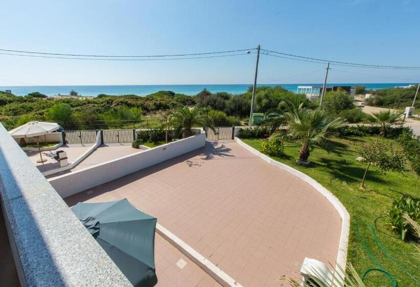 اتاق استاندارد با چشم‌انداز دریا, La Finestra Sul Mare