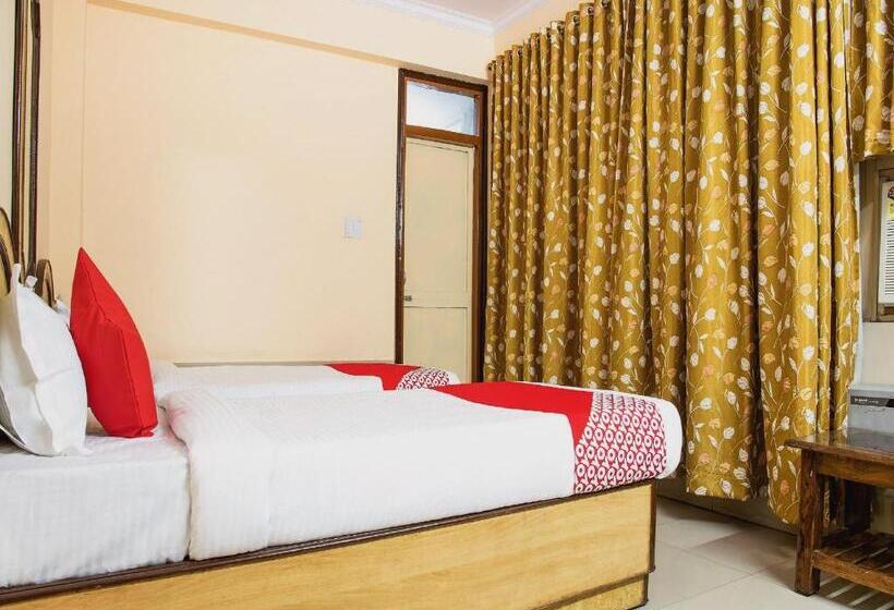 Camera Standard, O Embassy Exhibition Rd