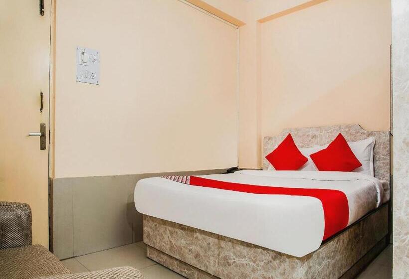 Camera Standard, O Embassy Exhibition Rd