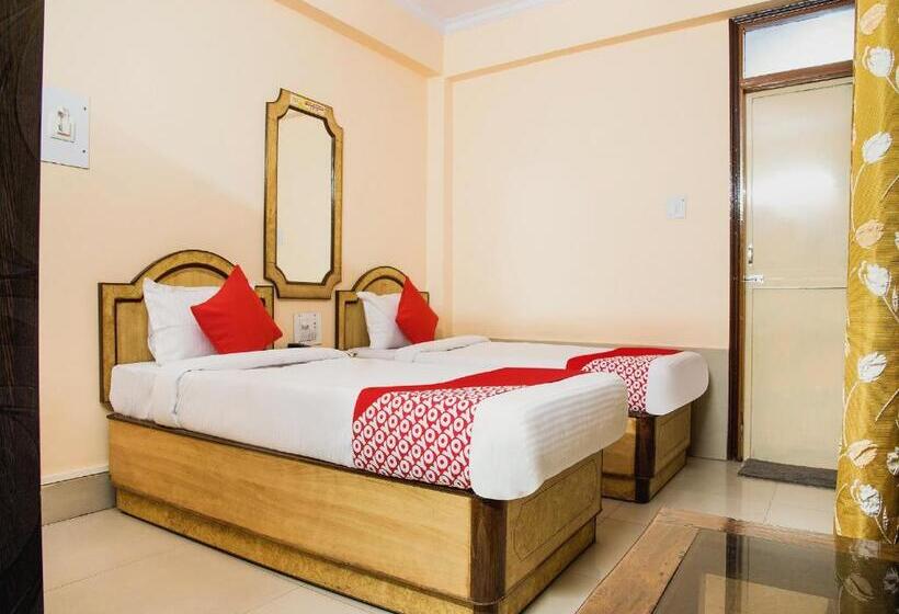 Camera Standard, O Embassy Exhibition Rd