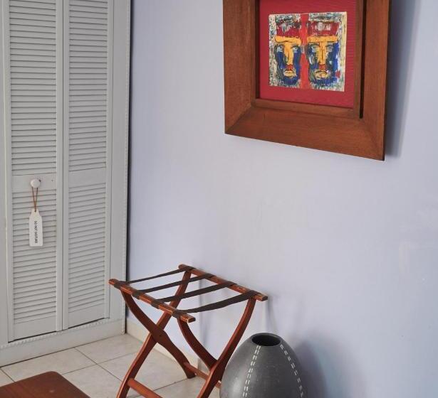 اتاق استاندارد, Arubiana Inn