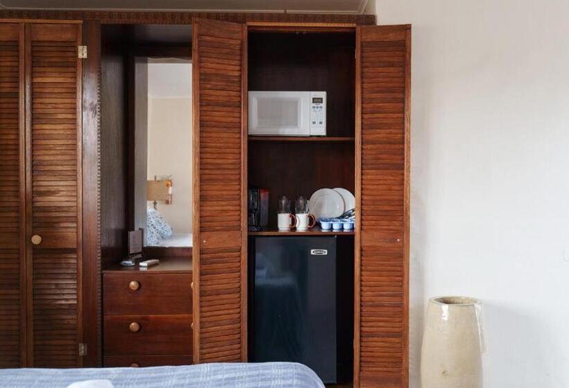 اتاق استاندارد سه نفره, Arubiana Inn