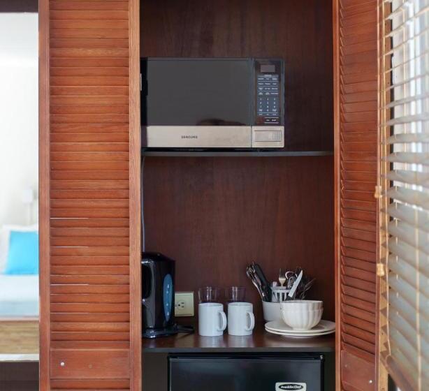 اتاق استاندارد سه نفره, Arubiana Inn