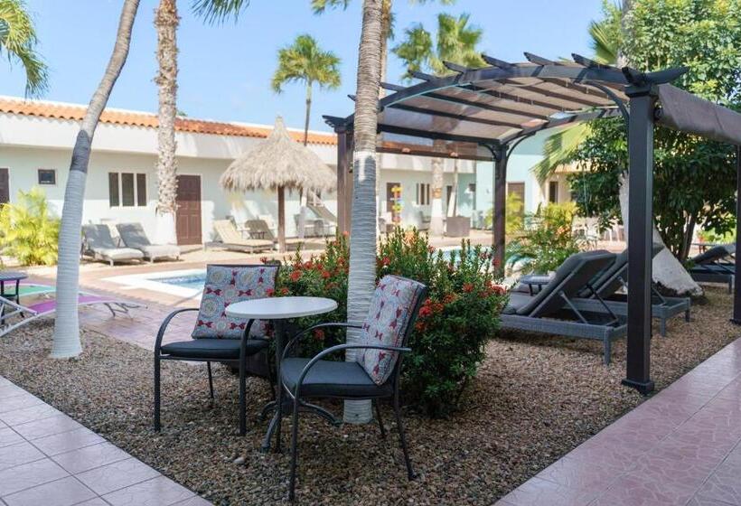 اتاق استاندارد سه نفره, Arubiana Inn