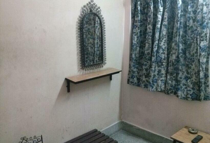 חדר סטנדרט יחיד, Capital Guest House