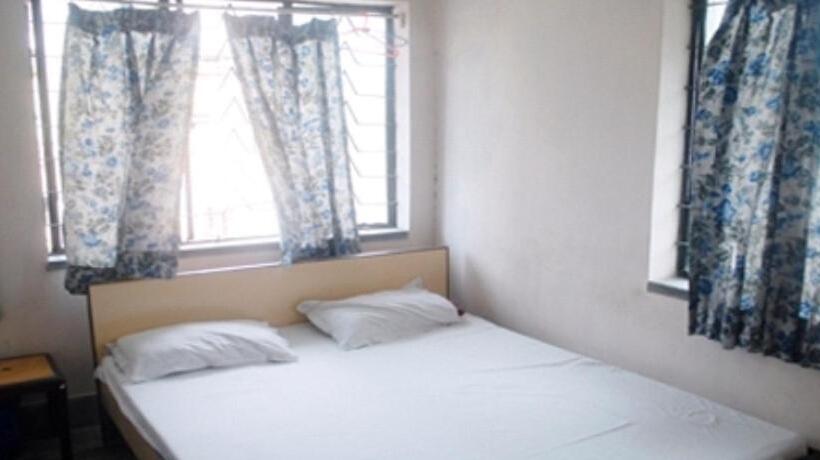 חדר סטנדרט לשלושה, Capital Guest House