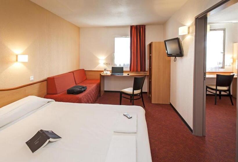 Номер Стандарт Трехместный, Brit Hotel Confort Montauban
