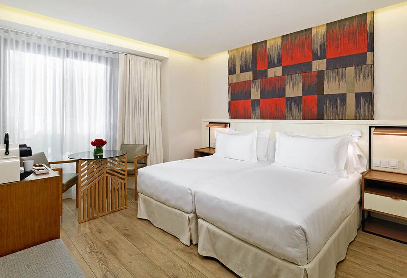 Номер Классический Вид на Город, H10 Cubik 4* Sup