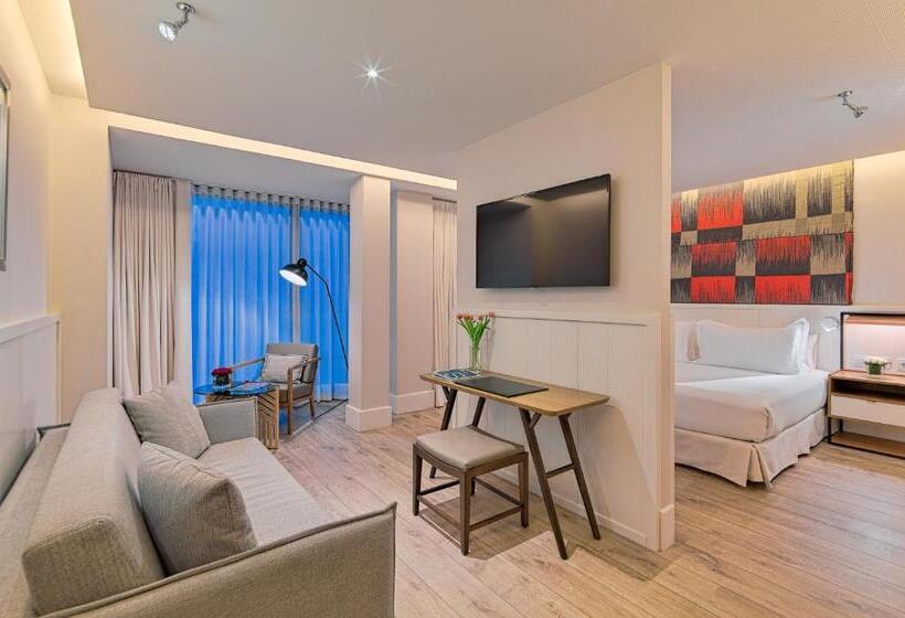 Семейный Полулюкс, H10 Cubik 4* Sup