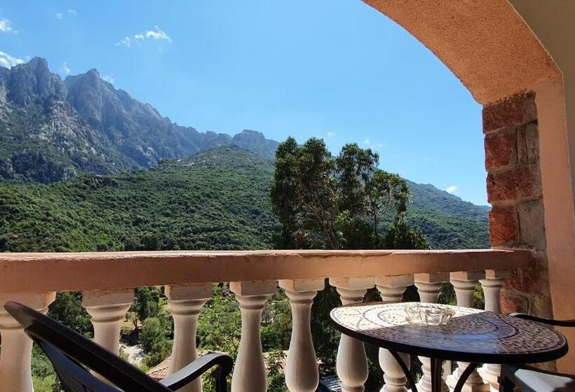 Premium room w/ mountain view, Bella Vista