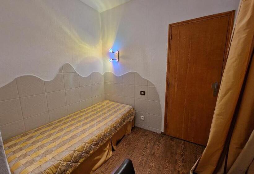 이코노미 룸, Bella Vista