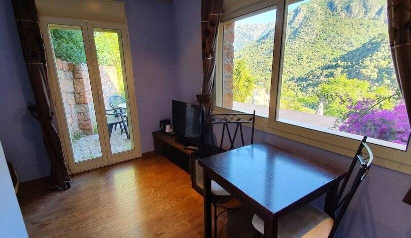 Premium room w/ mountain view, Bella Vista