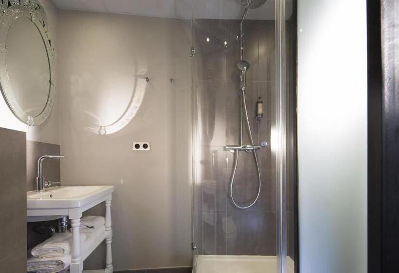 غرفة قياسية, Le Nemours Rennes