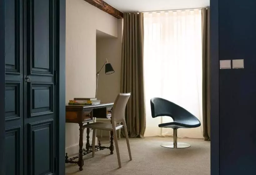 コンフォートルーム, Relais & Châteaux La Maison Des Têtes