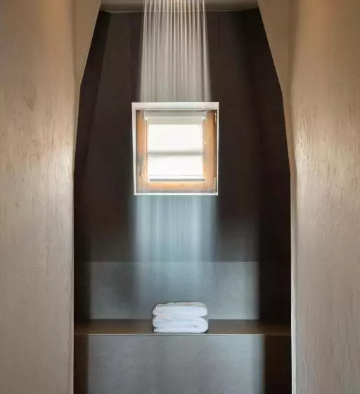 デラックスルーム, Relais & Châteaux La Maison Des Têtes