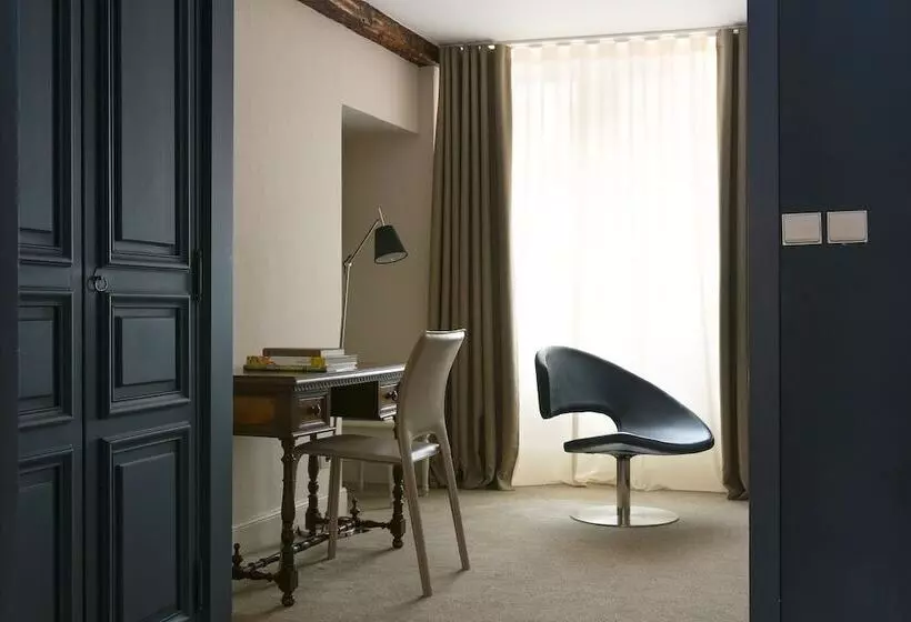 コンフォートルーム, Relais & Châteaux La Maison Des Têtes
