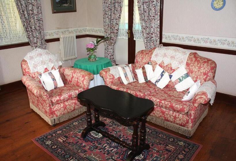 סוויטה, The Royal