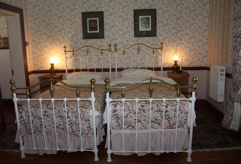 חדר סטנדרט, The Royal