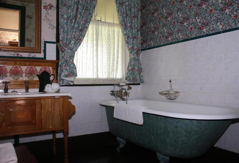 חדר סטנדרט, The Royal