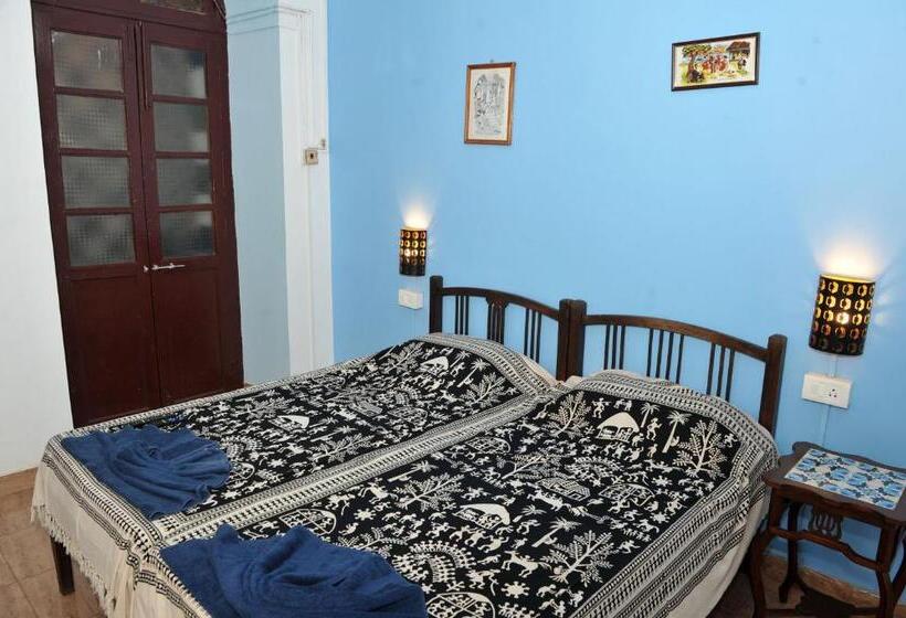 غرفة قياسية مزوَّدة بشُرفة, Vivenda Rebelo