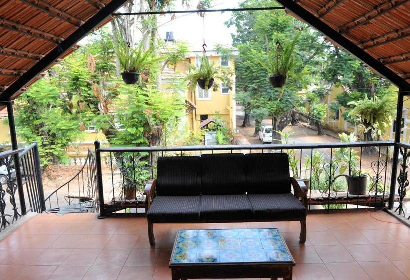 غرفة قياسية مزوَّدة بتراس, Vivenda Rebelo