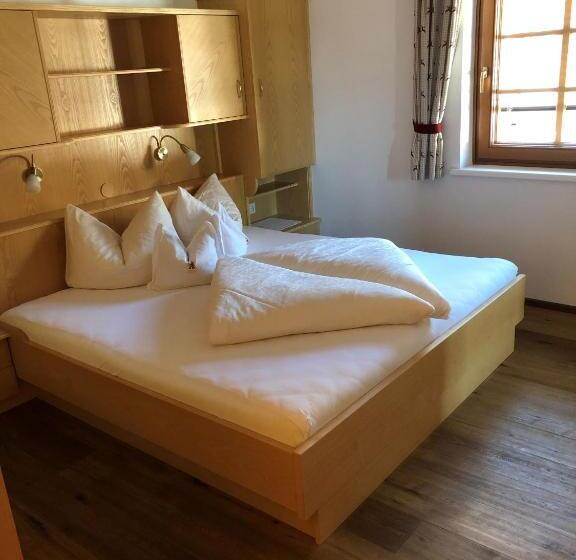 주니어 스위트, Weiler   Aktiv & Tradition