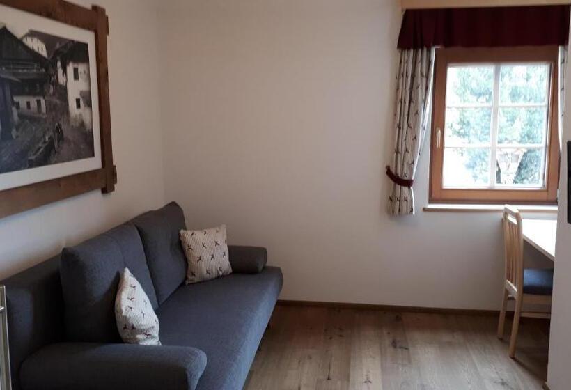 주니어 스위트, Weiler   Aktiv & Tradition