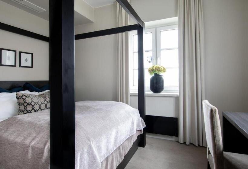 חדר משפחתי, Wilhelmsen House