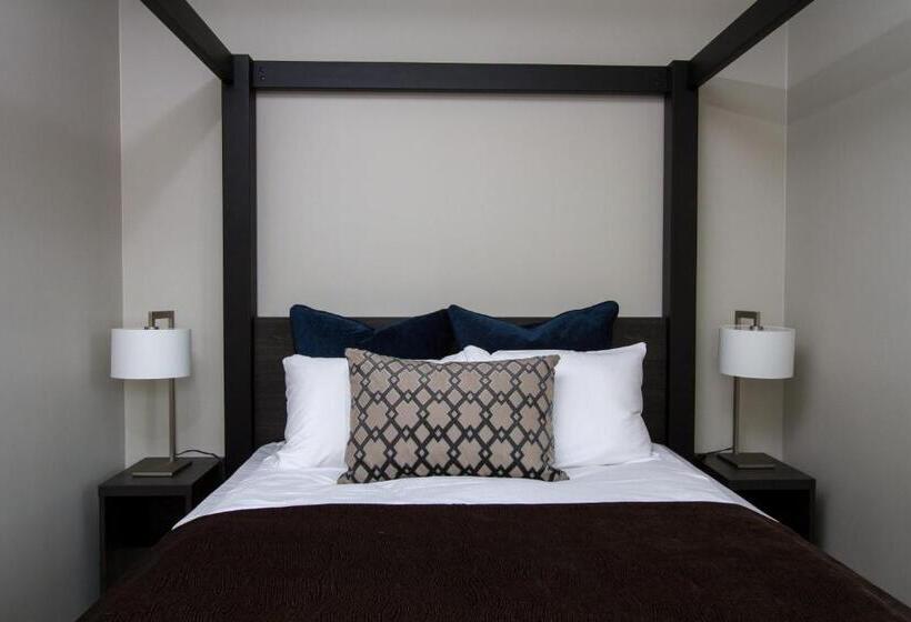 חדר משפחתי, Wilhelmsen House