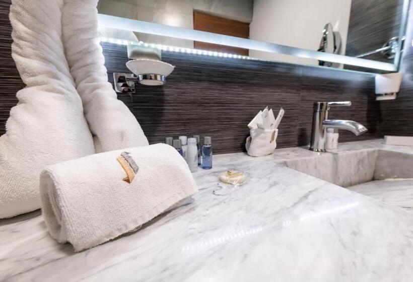 Suite com Varanda, Jtowers
