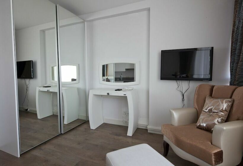 スタンダードルーム, Molton Kabatas