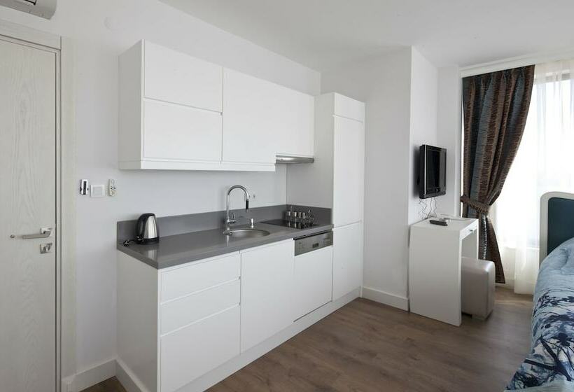 デラックスルーム, Molton Kabatas