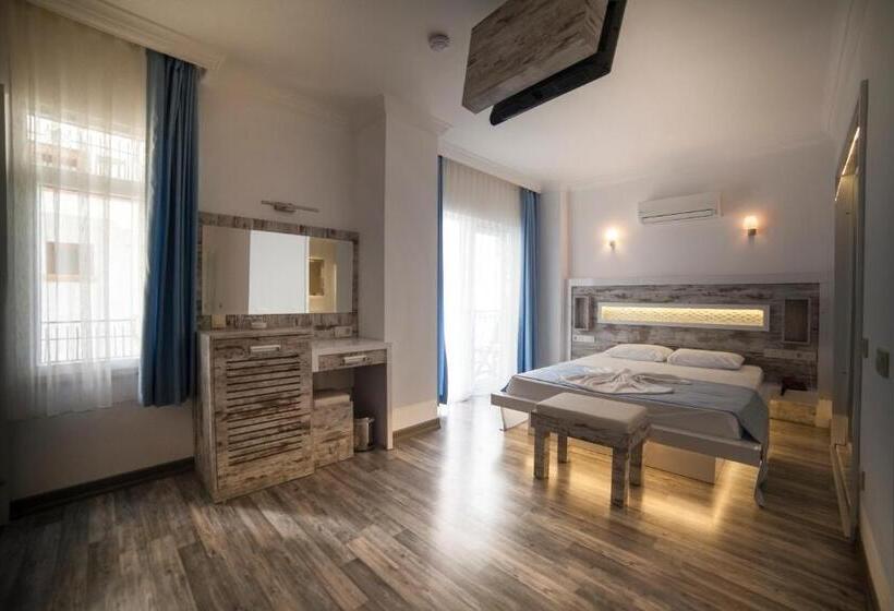 スタンダードトリプルルーム, Nur