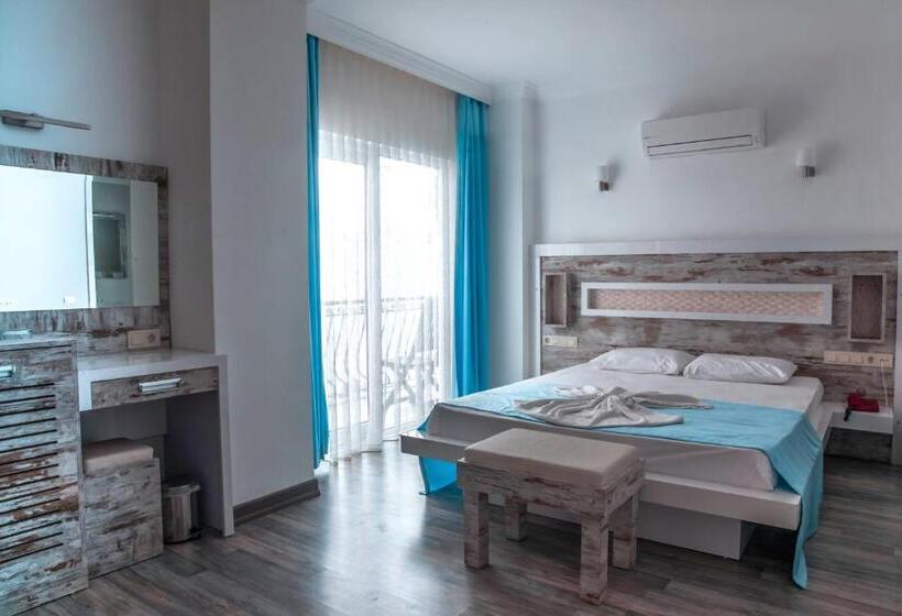 スタンダードトリプルルーム, Nur