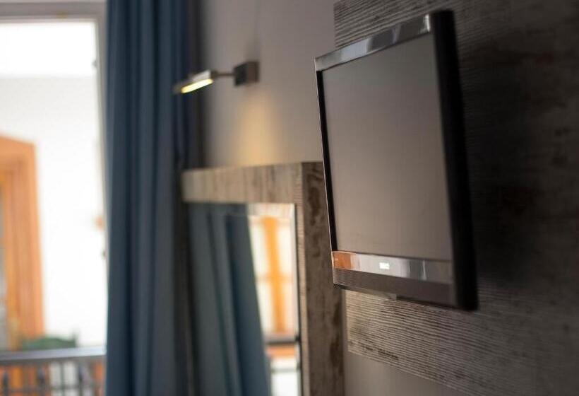 Quarto Familiar, Nur