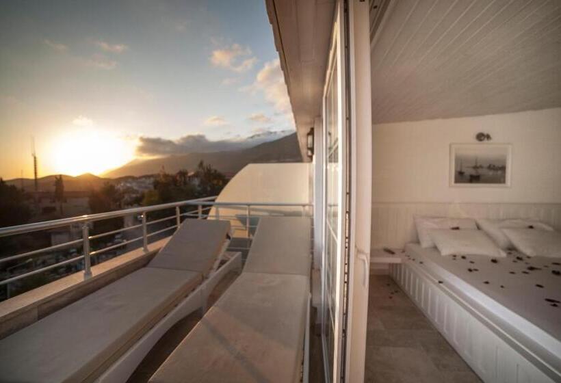 オーシャンビュースイート, Nur