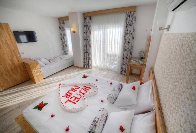 Triple Room Sea View, Nur