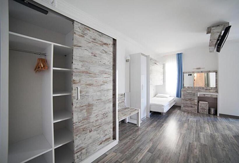 スタンダードトリプルルーム, Nur