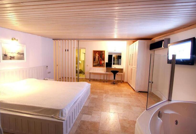 オーシャンビュースイート, Nur