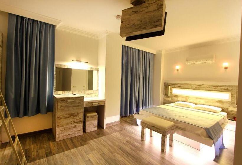 Quarto Triplo Estandar, Nur
