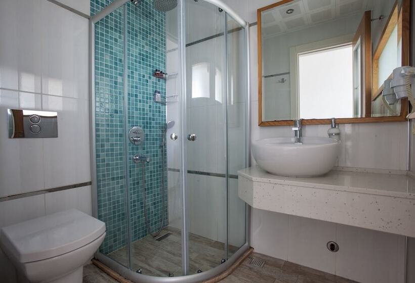 Quarto Estandar Vista Mar, Nur