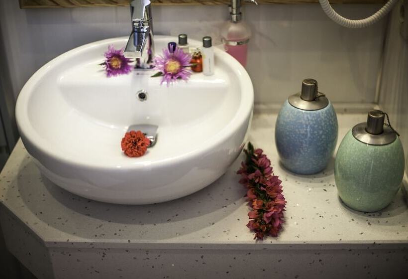 Triple Room Sea View, Nur