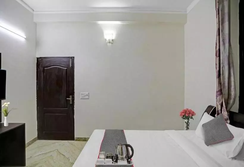 トリプルクラシックルーム, Townhouse The Premier View Near Iskcon Temple Noida