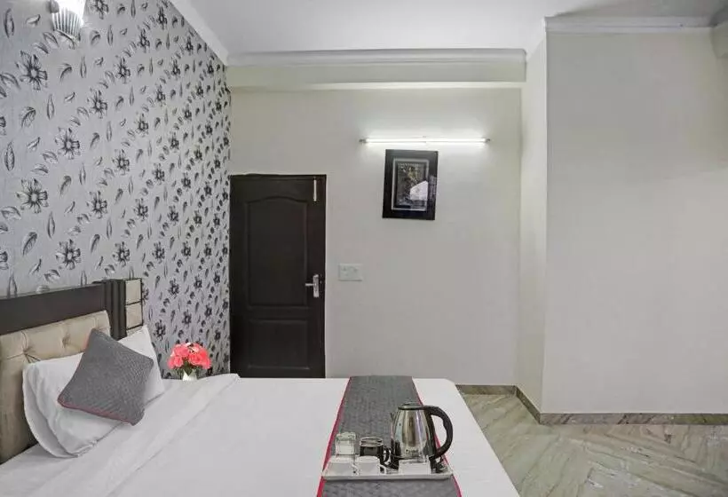 トリプルクラシックルーム, Townhouse The Premier View Near Iskcon Temple Noida
