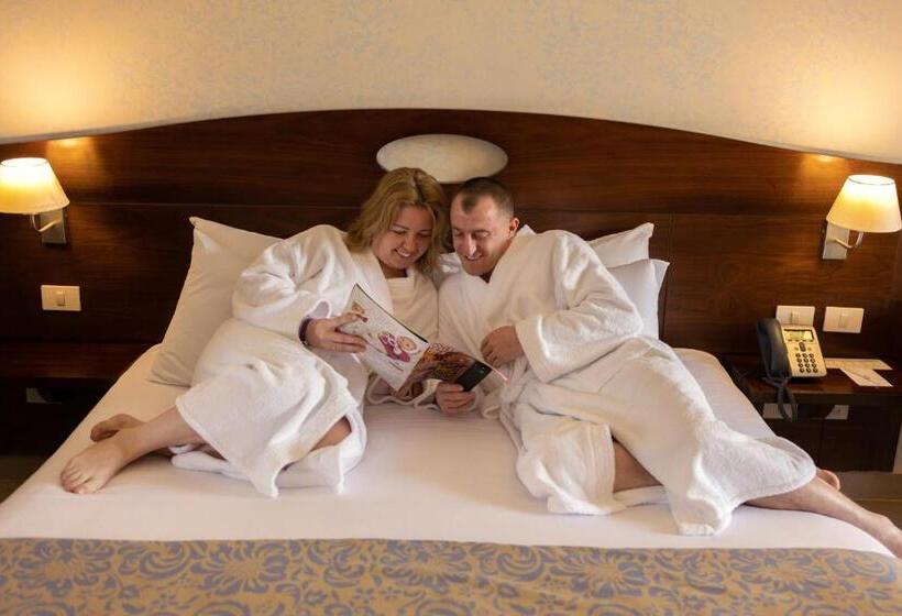 اتاق استاندارد سه تخته با چشم‌انداز باغ, Stella Gardens Resort & Spa, Makadi Bay