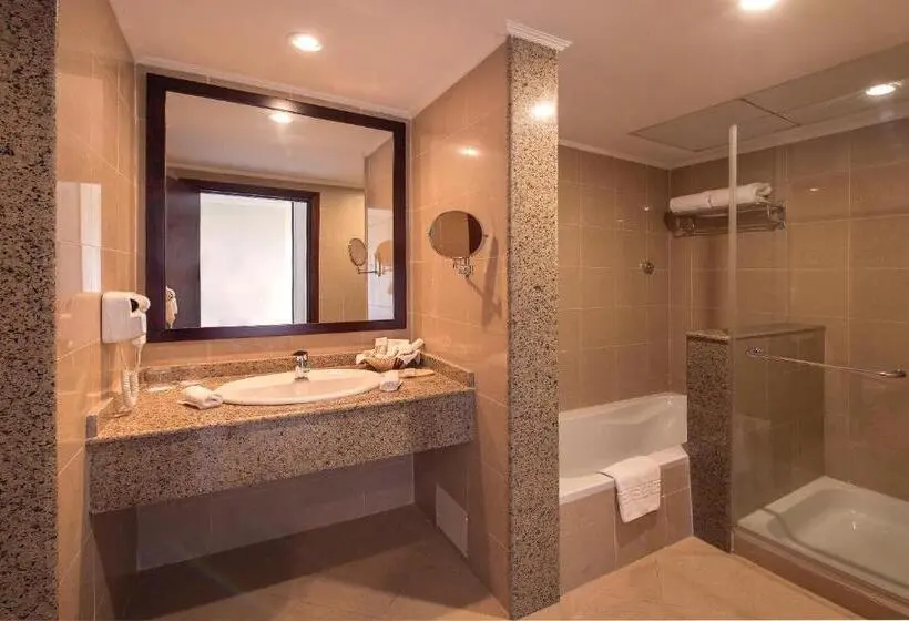 اتاق استاندارد سه تخته با چشم‌انداز باغ, Stella Gardens Resort & Spa, Makadi Bay