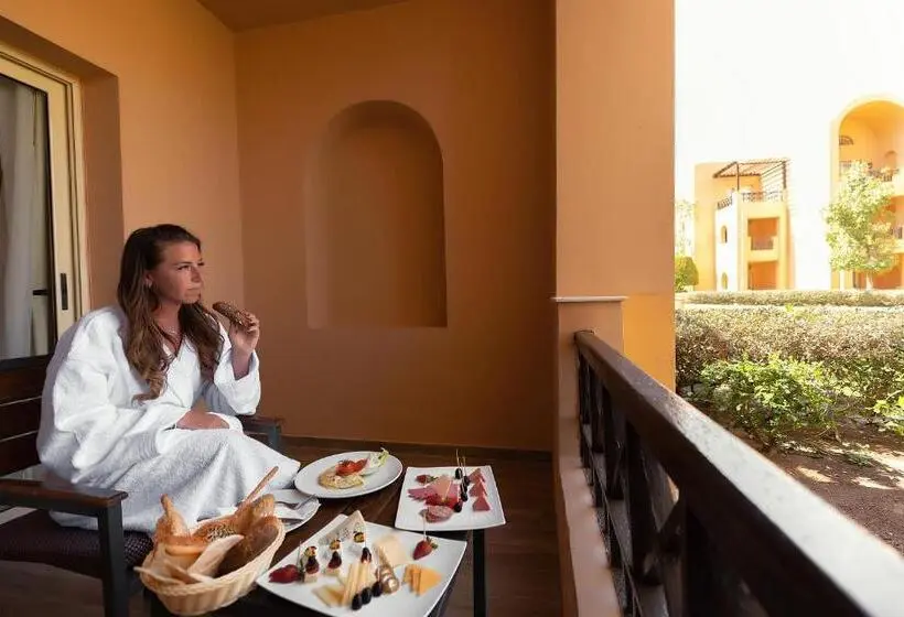 اتاق استاندارد سه تخته با چشم‌انداز استخر, Stella Gardens Resort & Spa, Makadi Bay