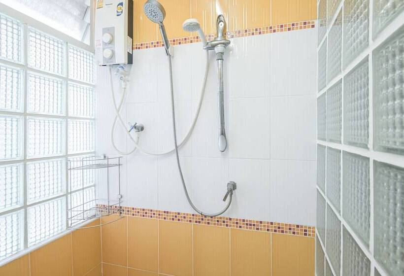 Standard Kolmen Hengen Huone, Ac Habitat Bangkok