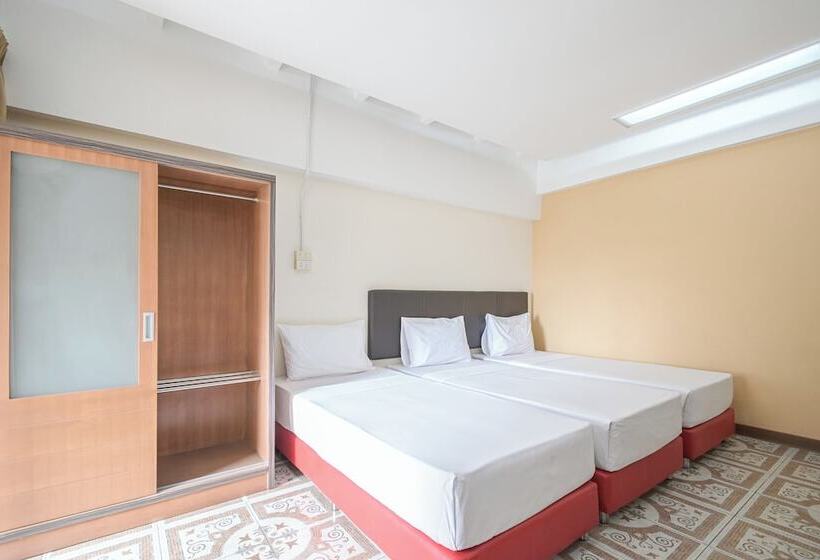 Superior Kolmen Hengen Huone, Ac Habitat Bangkok